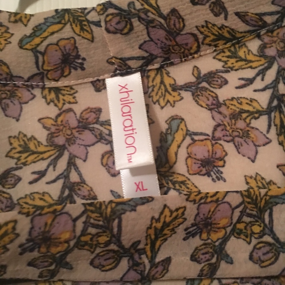 Cold Shoulder Top! - Picture 2 of 2